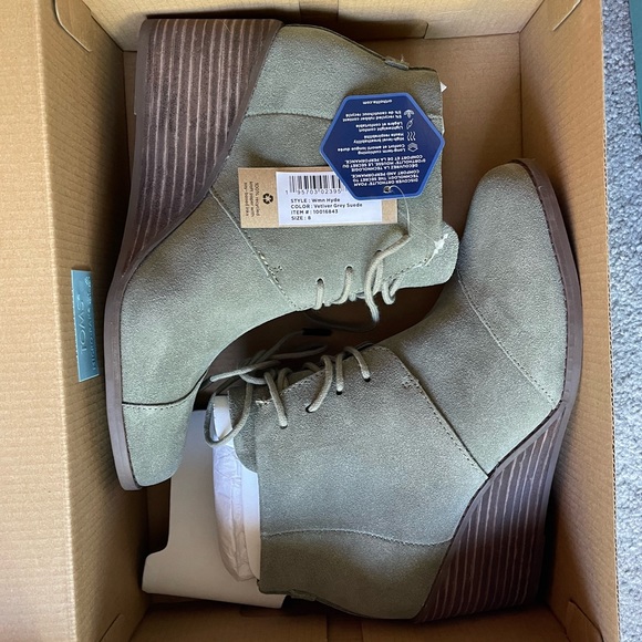 Brand New Toms Booties - Picture 1 of 2